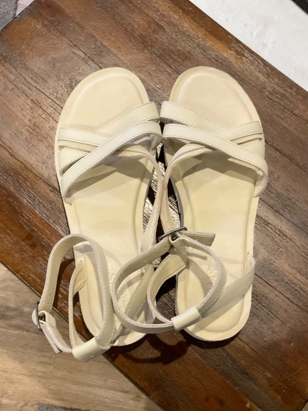 Toms’ Rory Ankle Strap Sandal Leather Beige Size 9